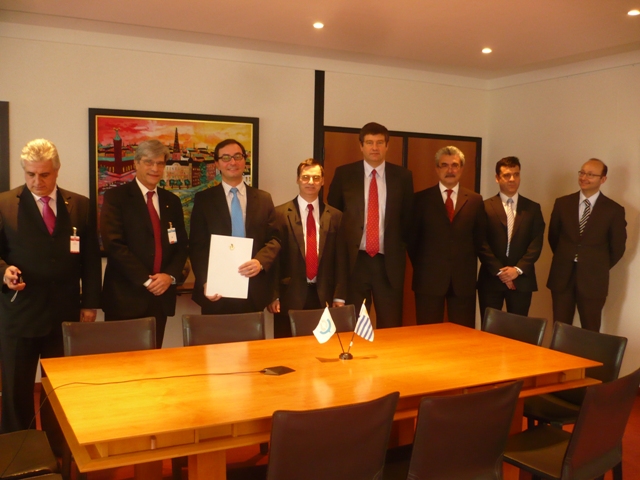 Ceremonia de adhesión en la sede de la OMA, Bélgica.